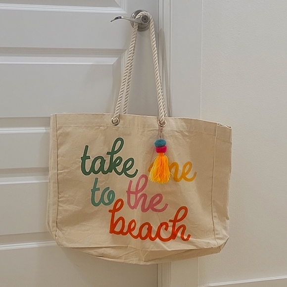 Oversized Cloth Beach Bag. NWOT - Picture 2 of 4